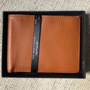 NWT Bloomingdale's cognac pebbled leather wallet